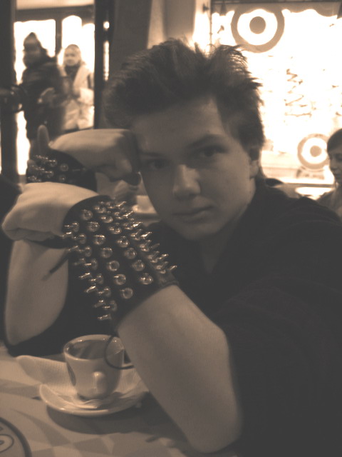 Юрий Мельников