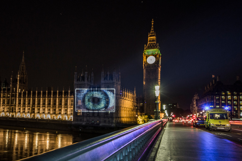 -      Amused to Death 